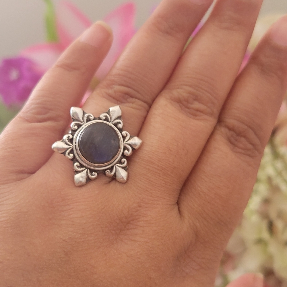 925 sterling silver & moonstone ring size 8